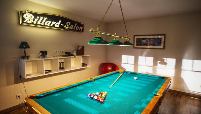 Here you can see the pool table in the theme room from nearby.