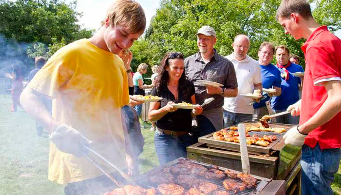 Grillen auf dem Hof Beverland