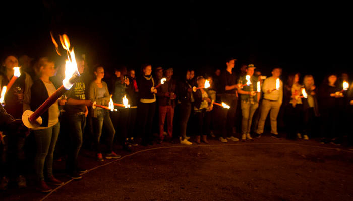 Fackelwanderung bei Weihnachtsfeiern im Beverland