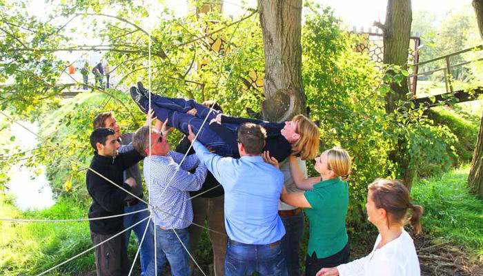 Spinnennetz als Teamaufgabe