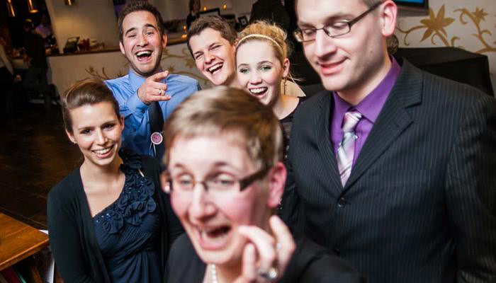 Spaß an der Fotobox bei einer Hochzeit im Beverland