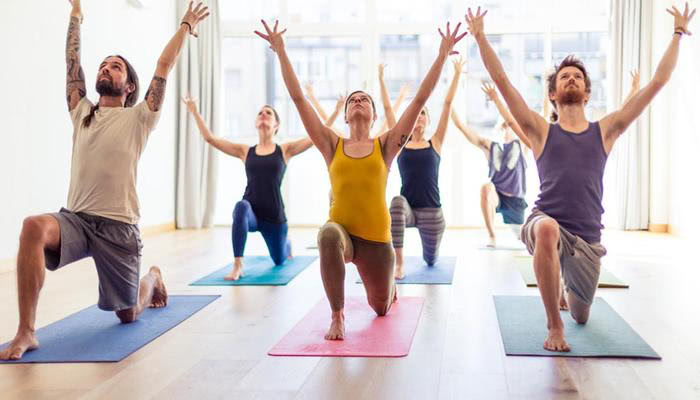Yoga im Tagungsraum für Tagungen und Seminare