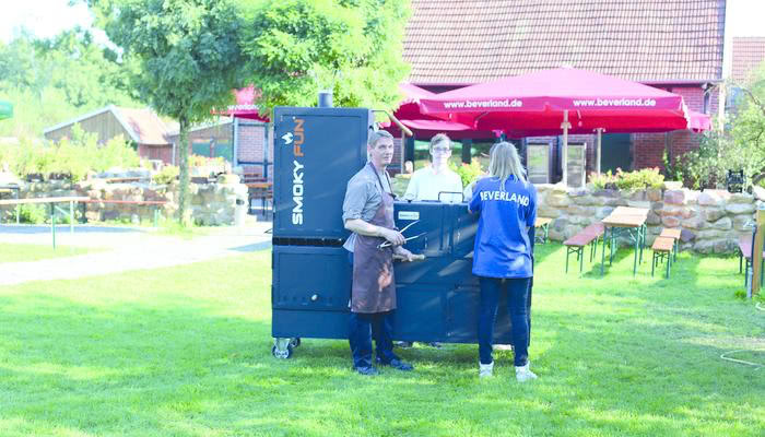 Der Smoker beim Smoky Friday im Beverland bei Münster und Osnabrück 